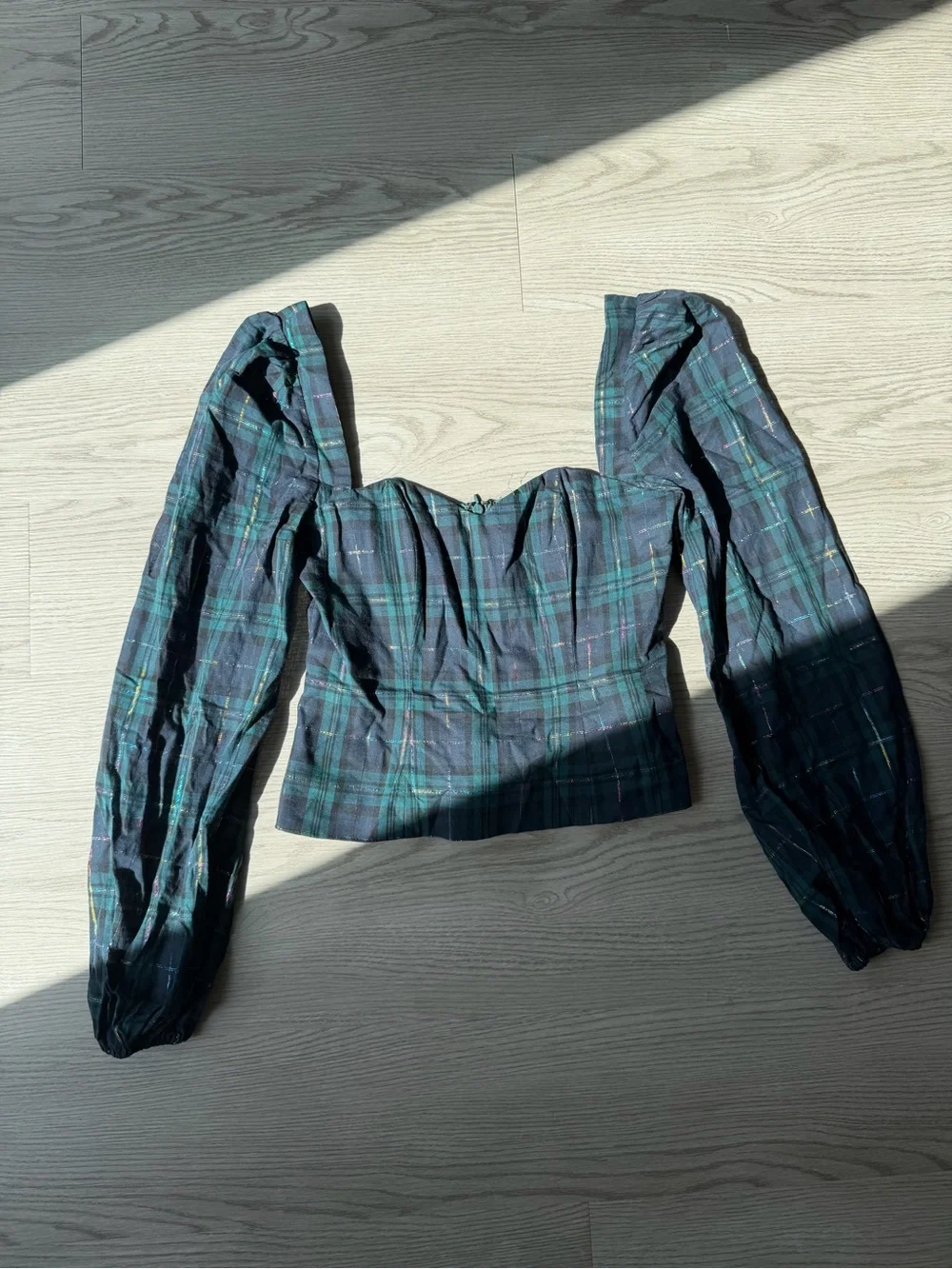 LOVERS AND FRIENDS Cameryn Top in Forest Green - Picture 2 of 6